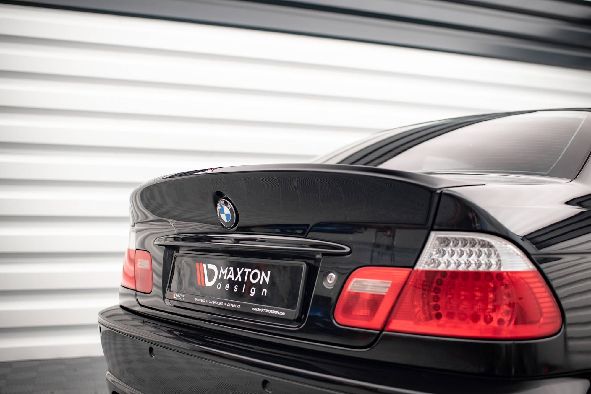 AÑADIDO DE ALERÓN BMW E46 COUPE LOOK CSL