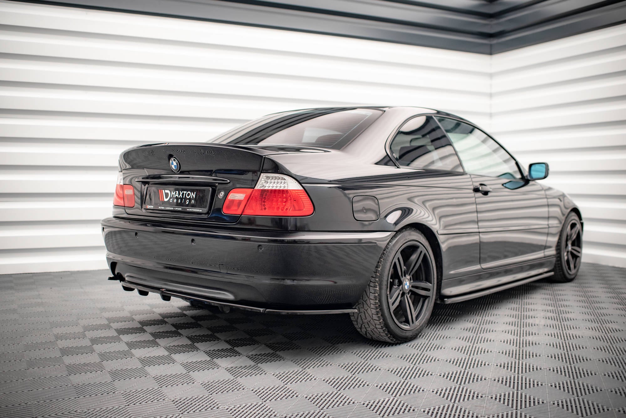 AÑADIDO DE ALERÓN BMW E46 COUPE LOOK CSL