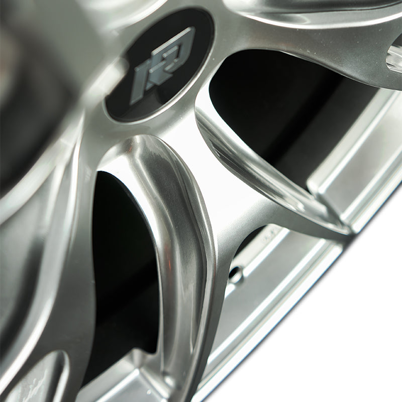 Llantas Racing Division PISTA 18″ BMW M-SPEC