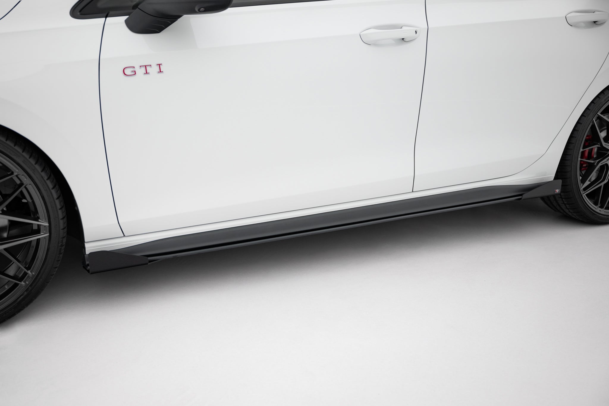 Taloneras Street Pro + Flaps Volkswagen Golf GTI / GTE / GTI Clubsport / R-Line Mk8