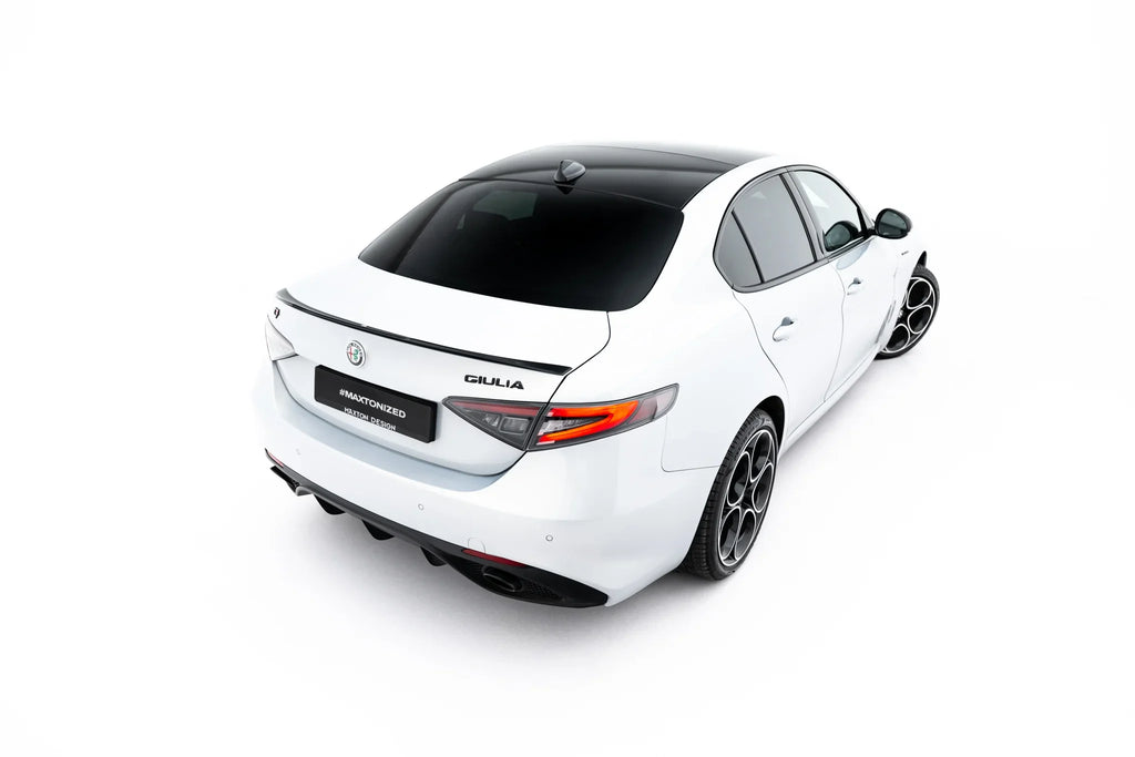 Alfa Romeo Giulia spoiler extension