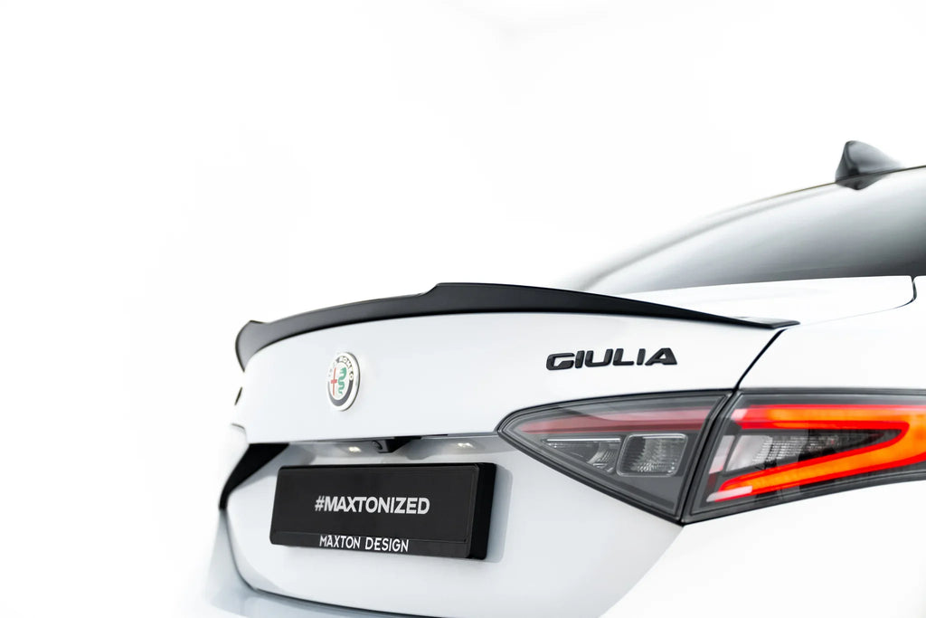 Alfa Romeo Giulia spoiler extension