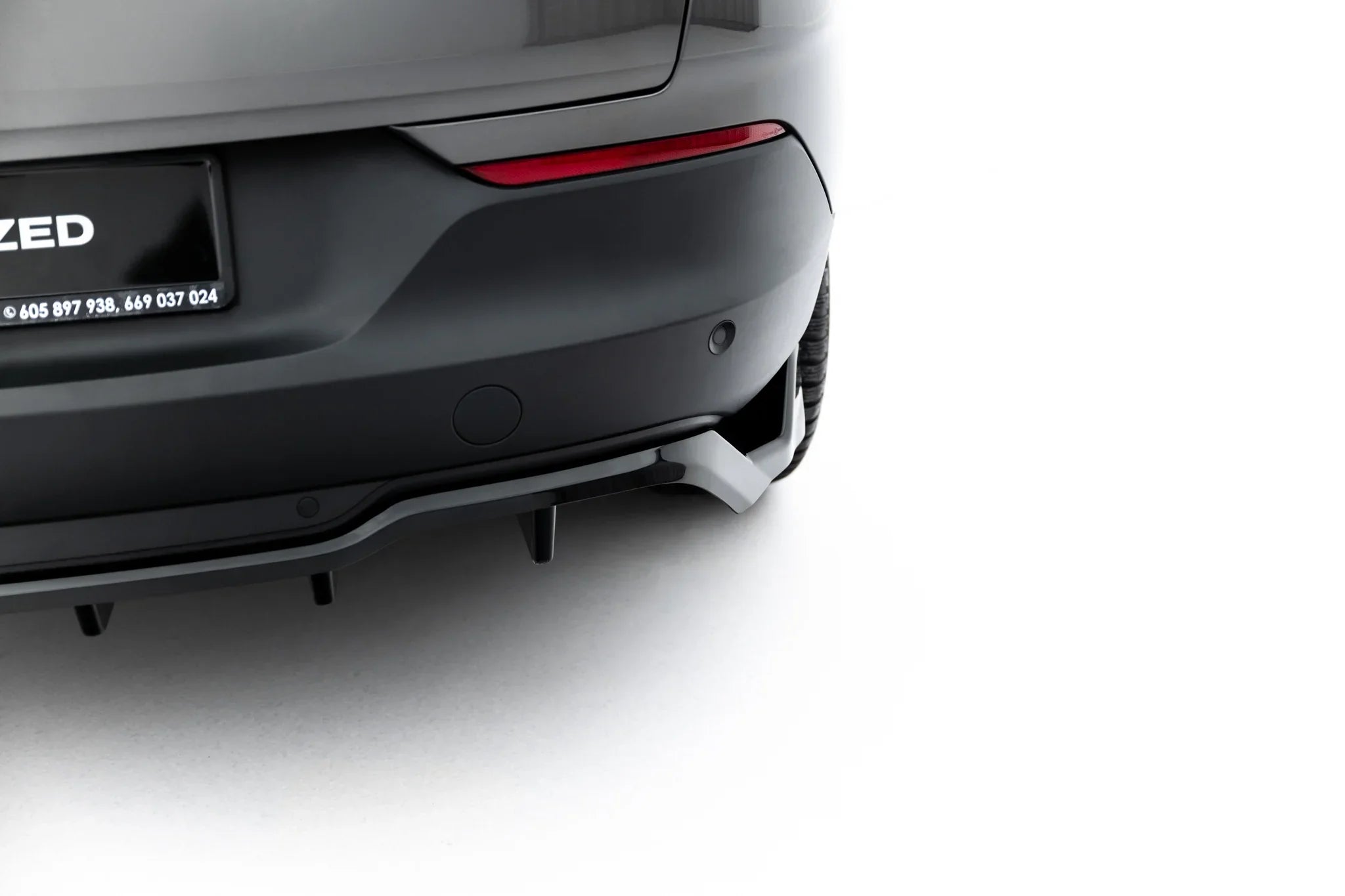 Splitter trasero Opel Grandland Mk1 (con barras verticales)