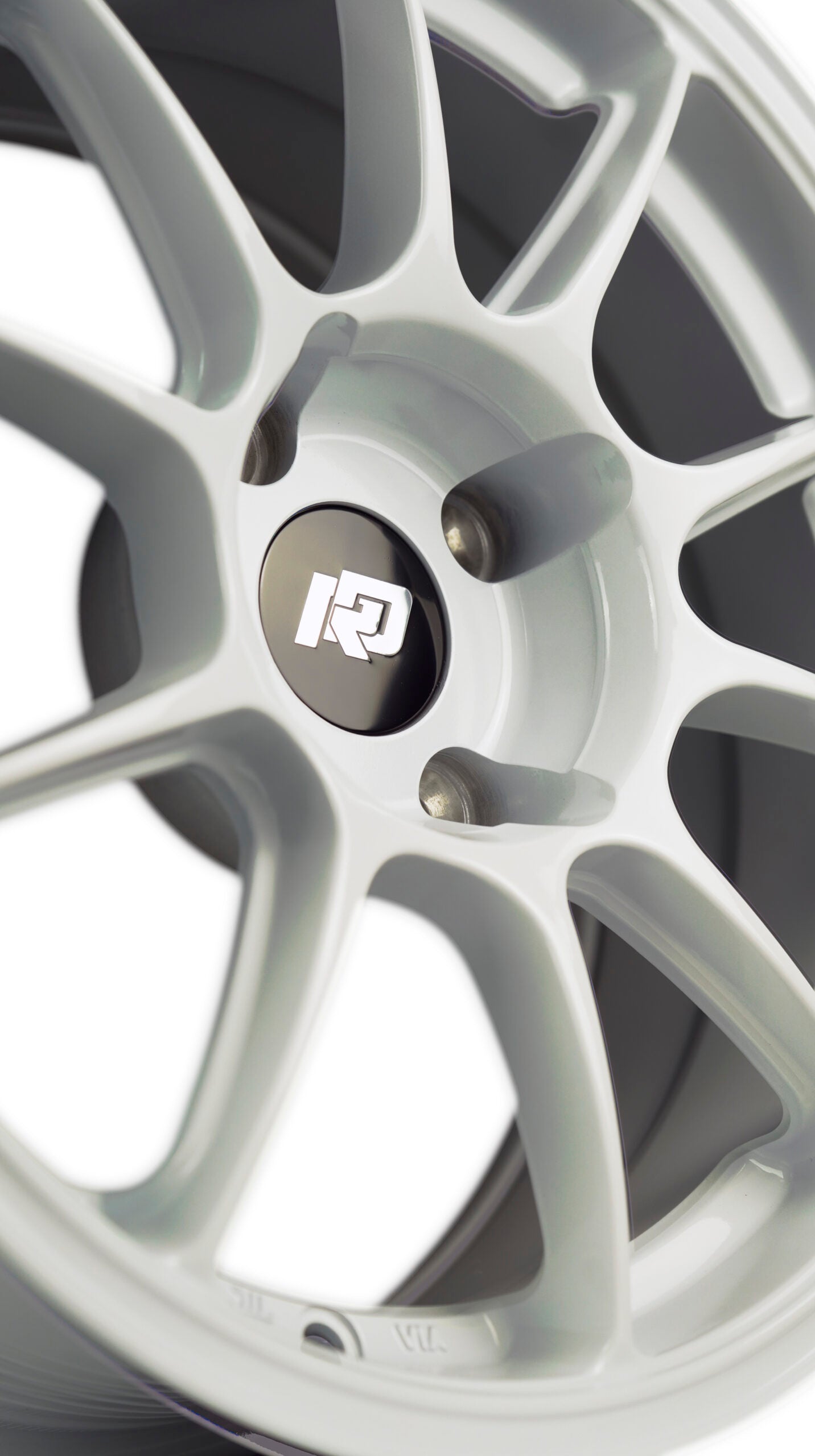 Llantas Racing Division VR5 15″