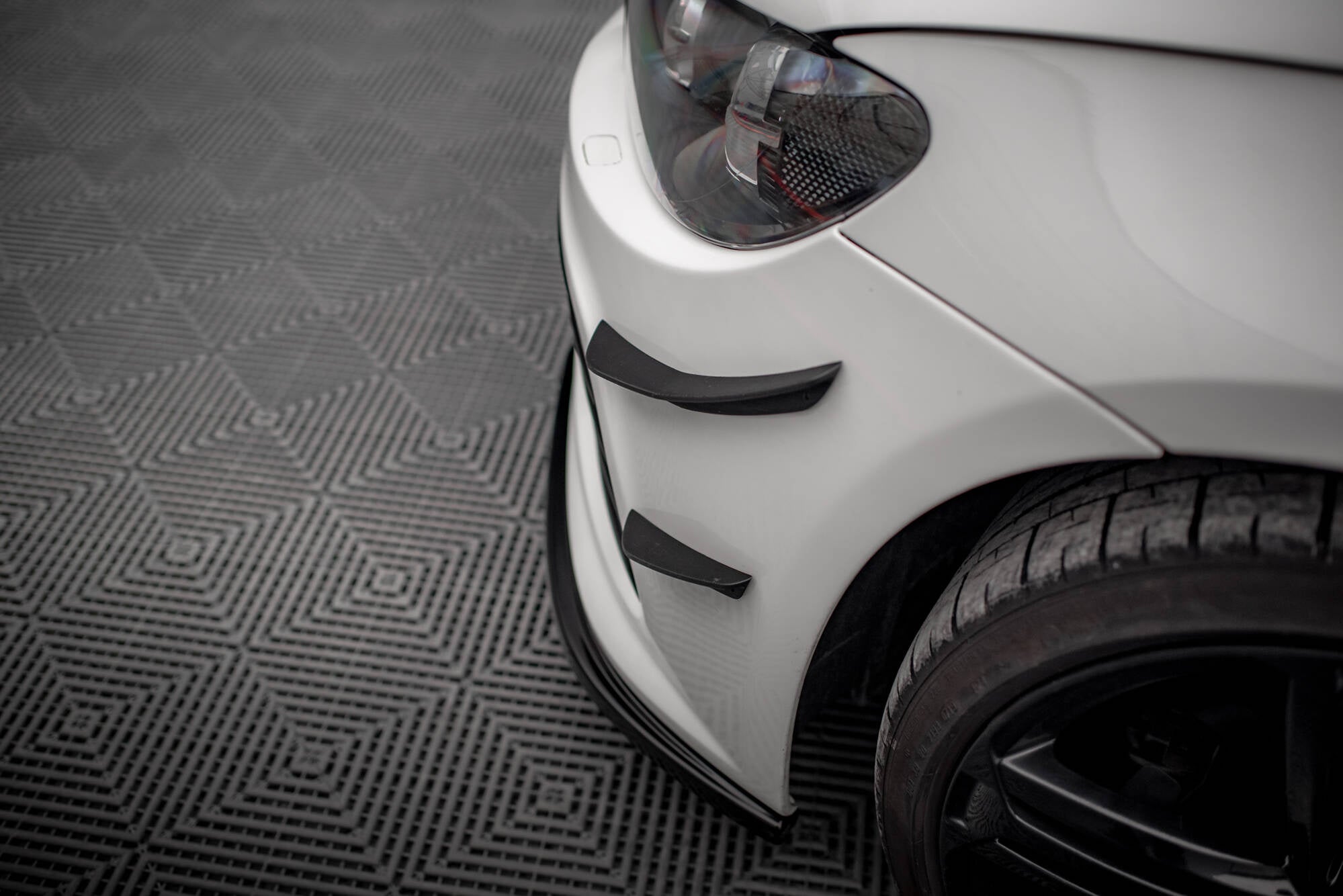 Canards (Deflectores delantero parachoques) Volkswagen Scirocco R Mk3