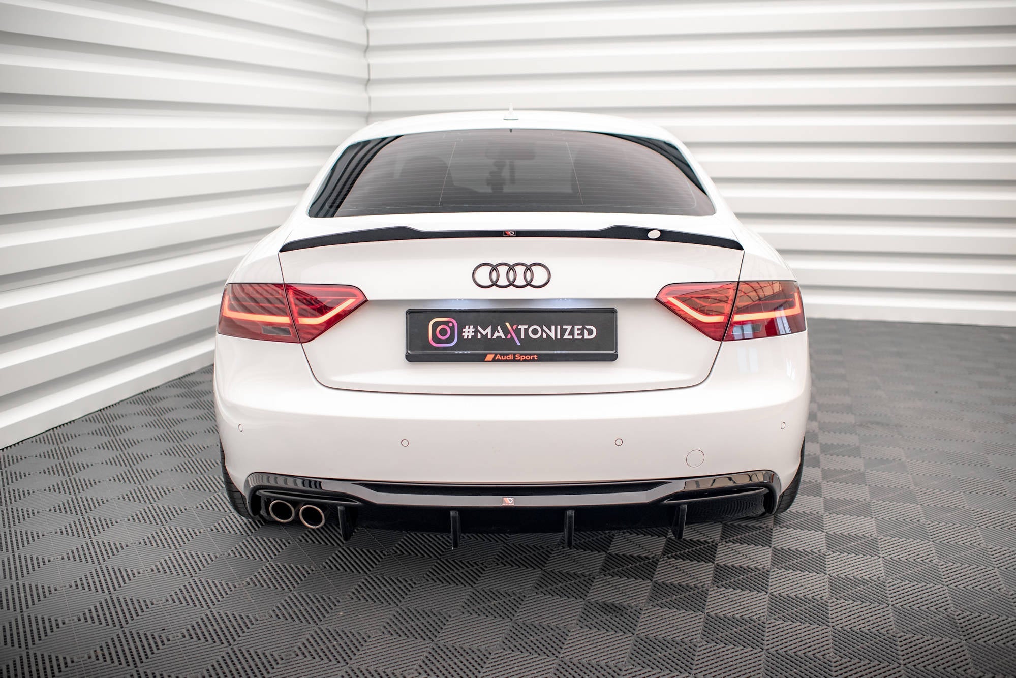 Difusor Audi A5 Coupé 8T Facelift (versión con escapes dobles en un lado)