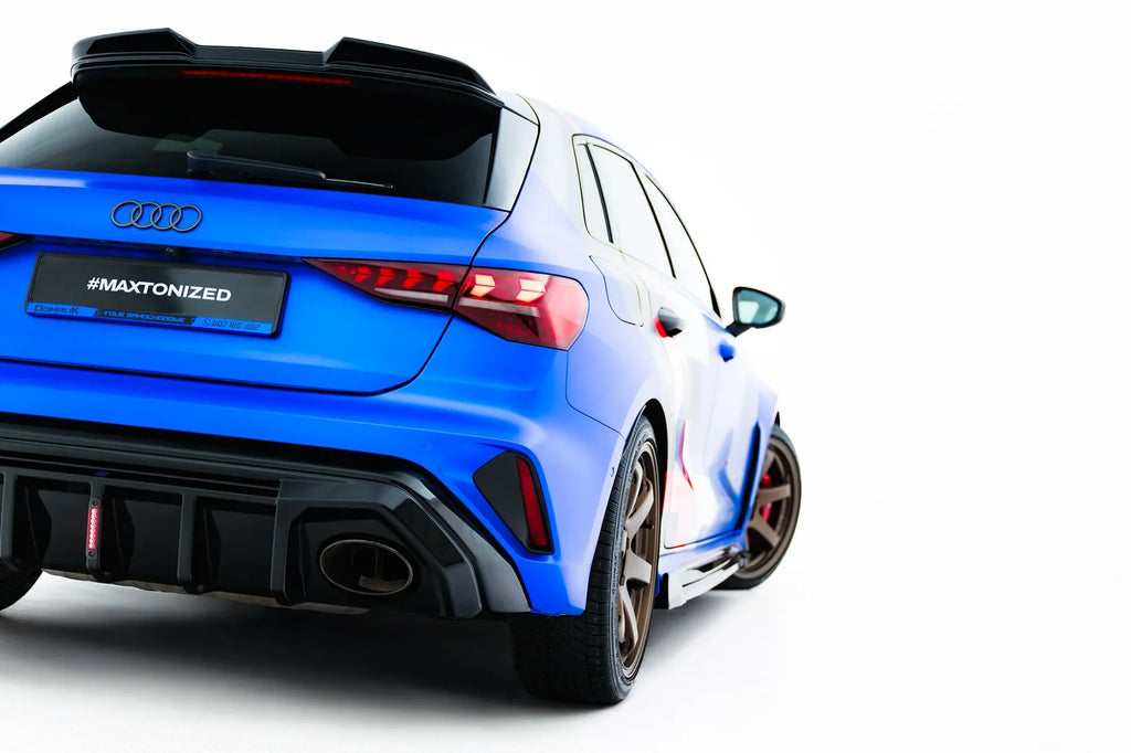 Difusor Audi RS3 Sportback 8Y Facelift (versión con luz LED)