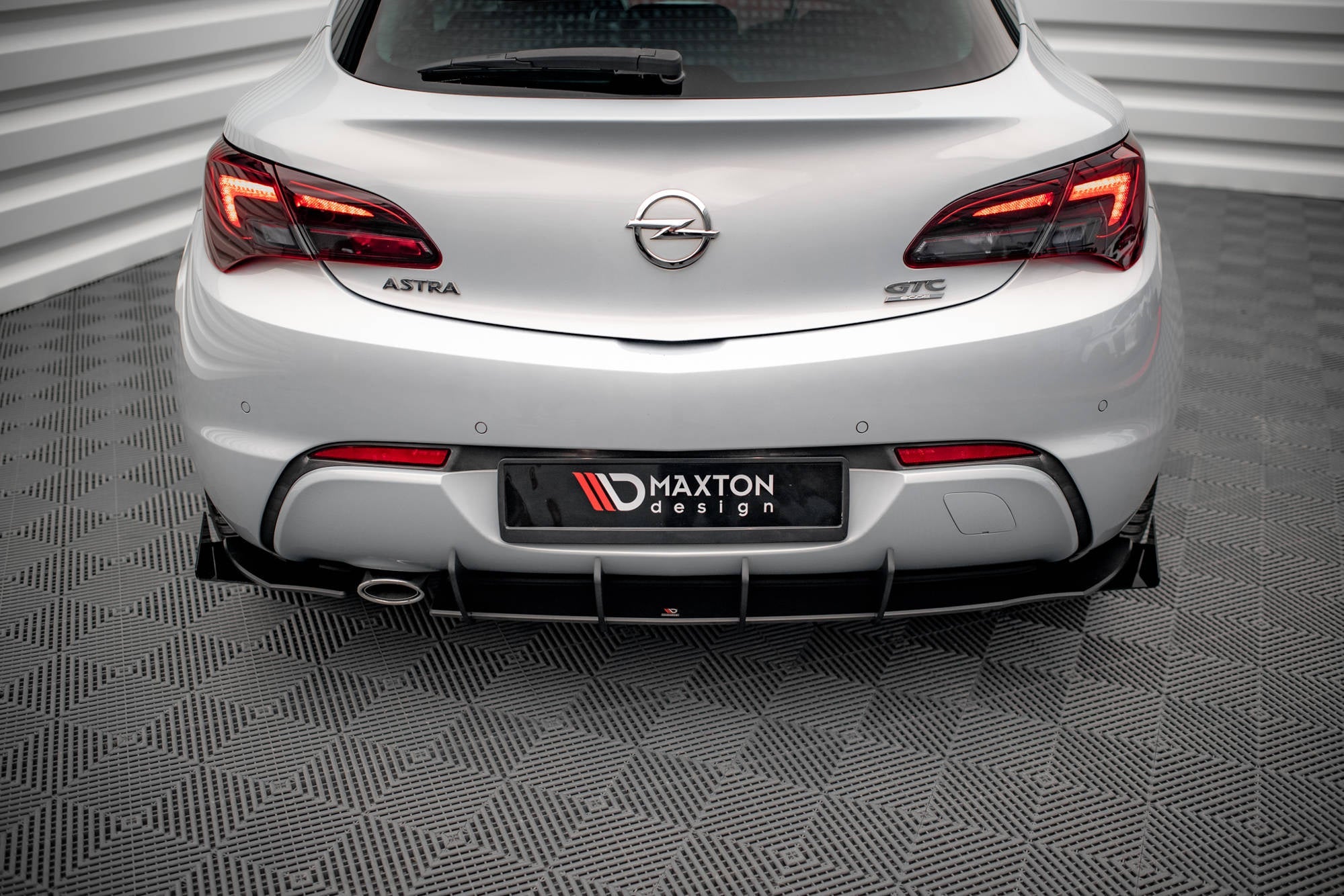 añadido trasero Street Pro + Flaps Opel Astra GTC OPC-Line J