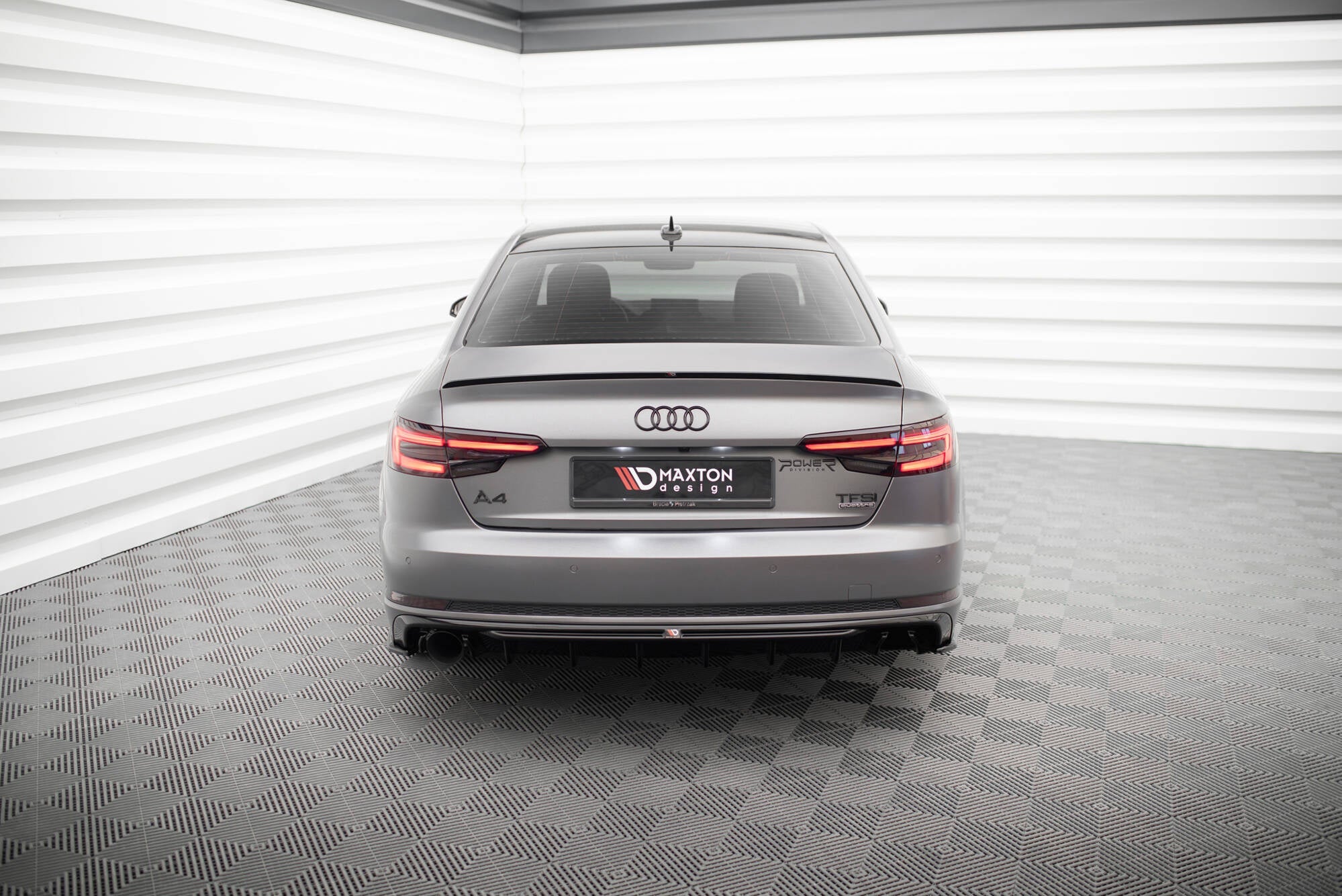 Difusor V.1 Audi A4 S-line B9 (Versión con una cola de escape en un lado)