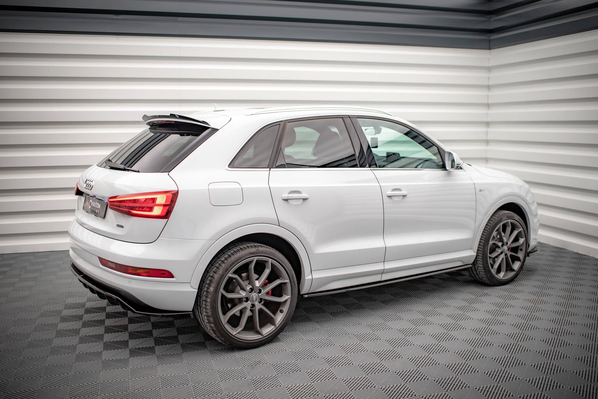 Taloneras Audi Q3 Sport 8U Facelift