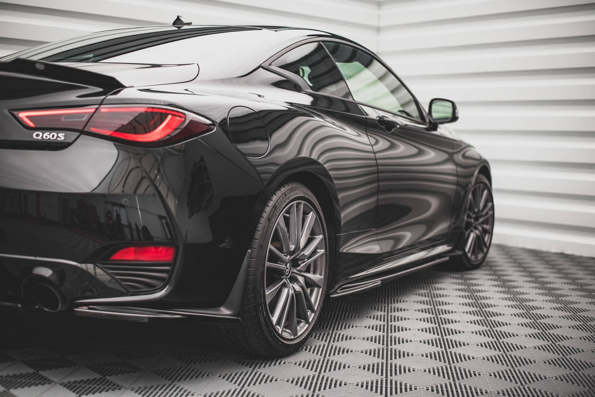 Taloneras Infiniti Q60 S Mk2
