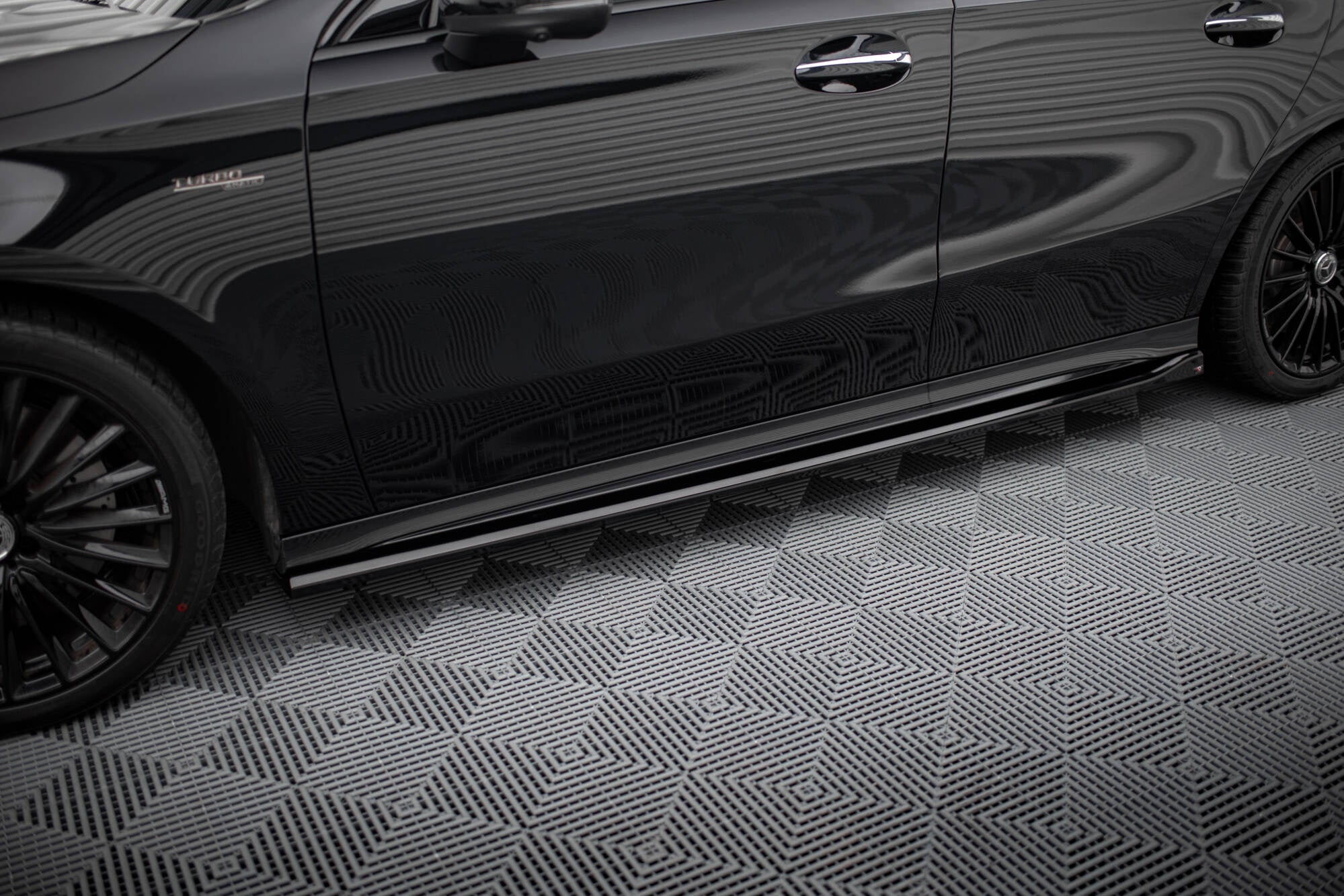 Taloneras Mercedes-AMG A35 / A AMG-Line W177 Facelift