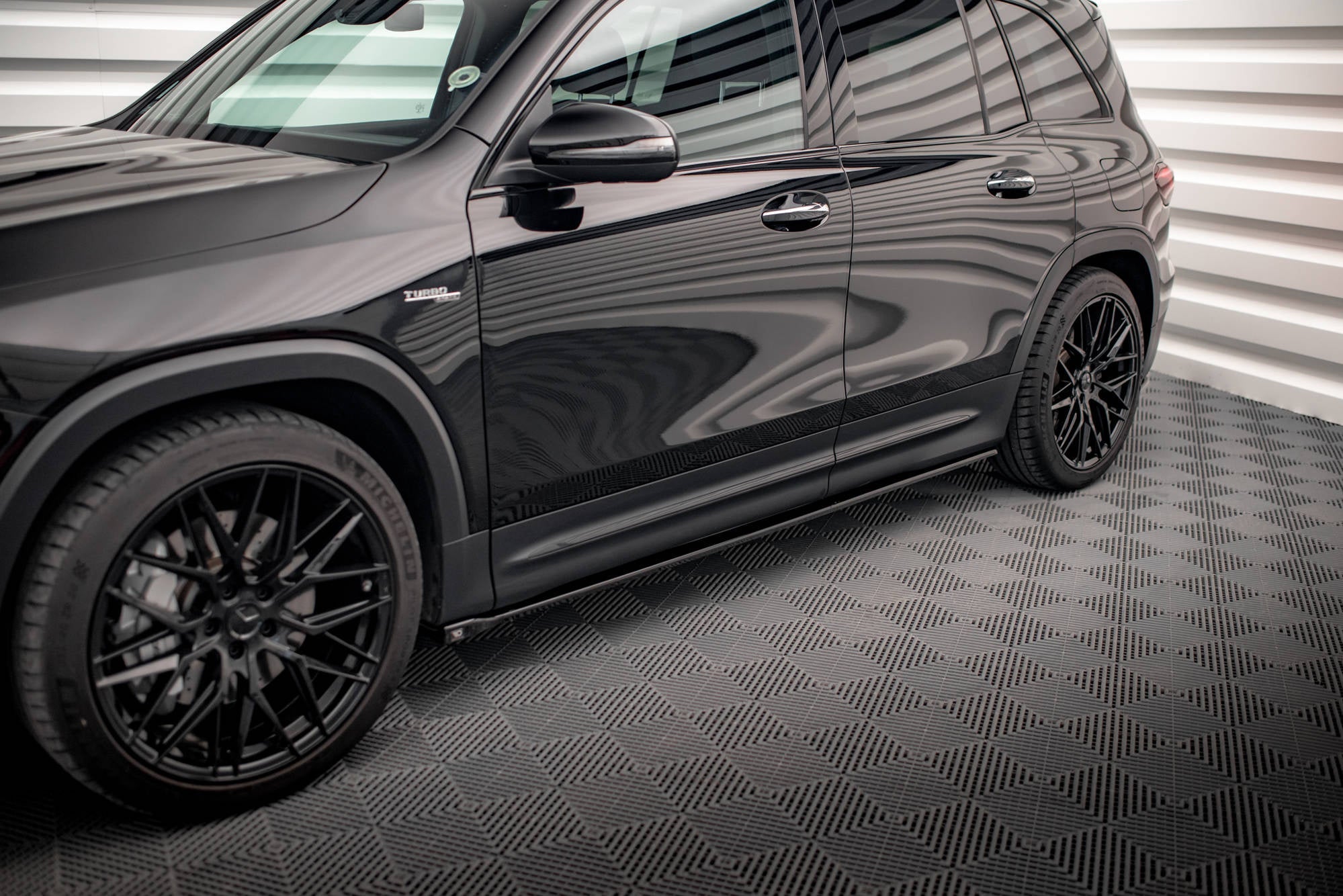 Taloneras Mercedes-AMG GLB 35 AMG-Line X247