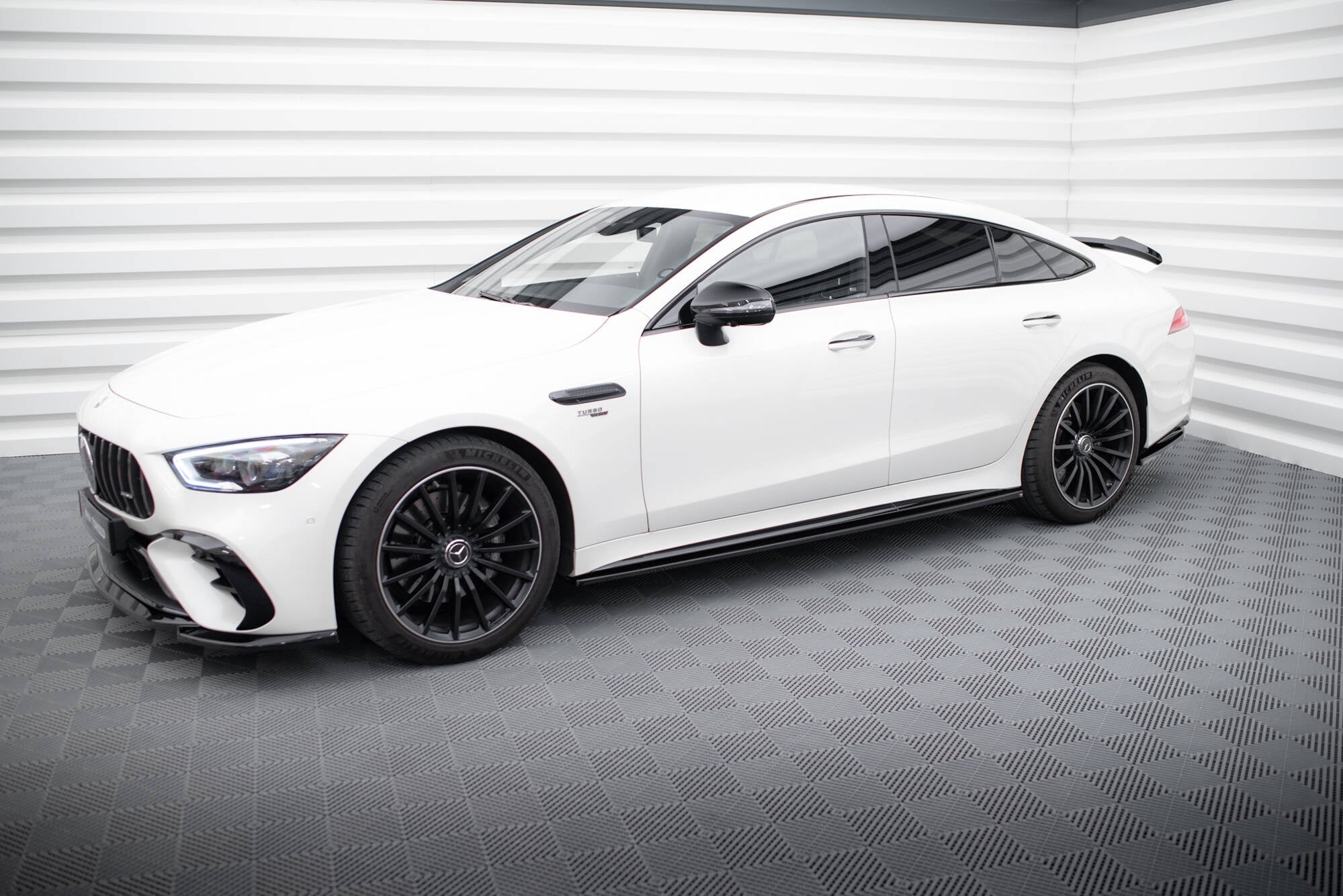 Taloneras Mercedes-AMG GT 43 4 Door Coupé V8 Styling Package X290