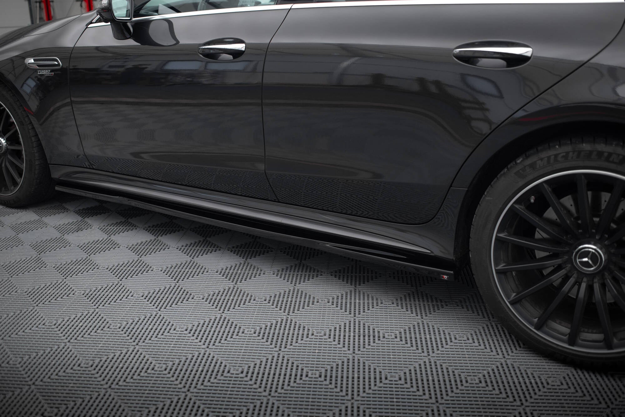 Taloneras Mercedes-AMG GT 53 4-Door Coupé X290