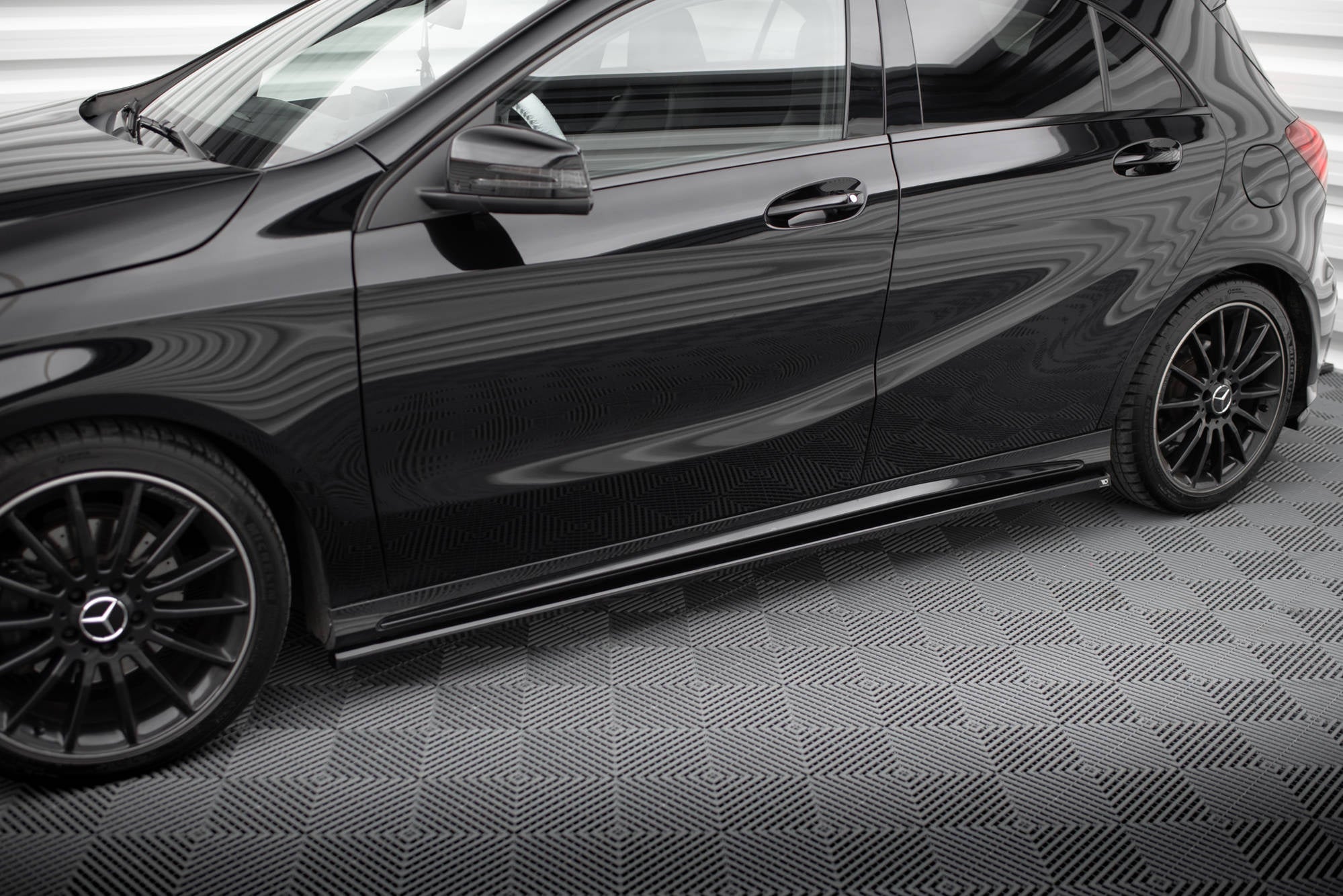 Taloneras Mercedes-Benz Clase A AMG-Line W176 Facelift