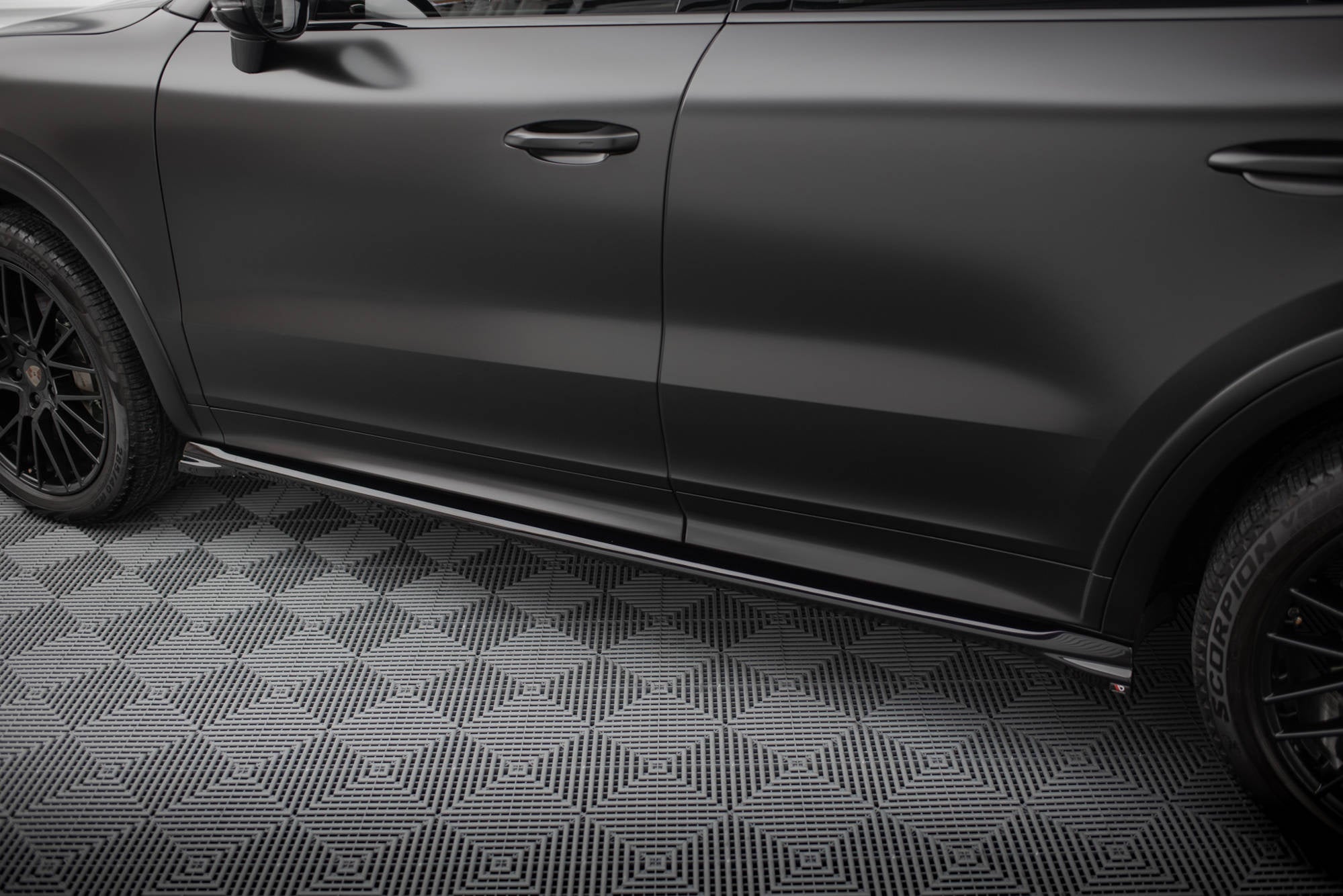 Taloneras V.1 Porsche Cayenne Sport Design / Turbo SUV / Coupé Mk3 / Mk3 Facelift