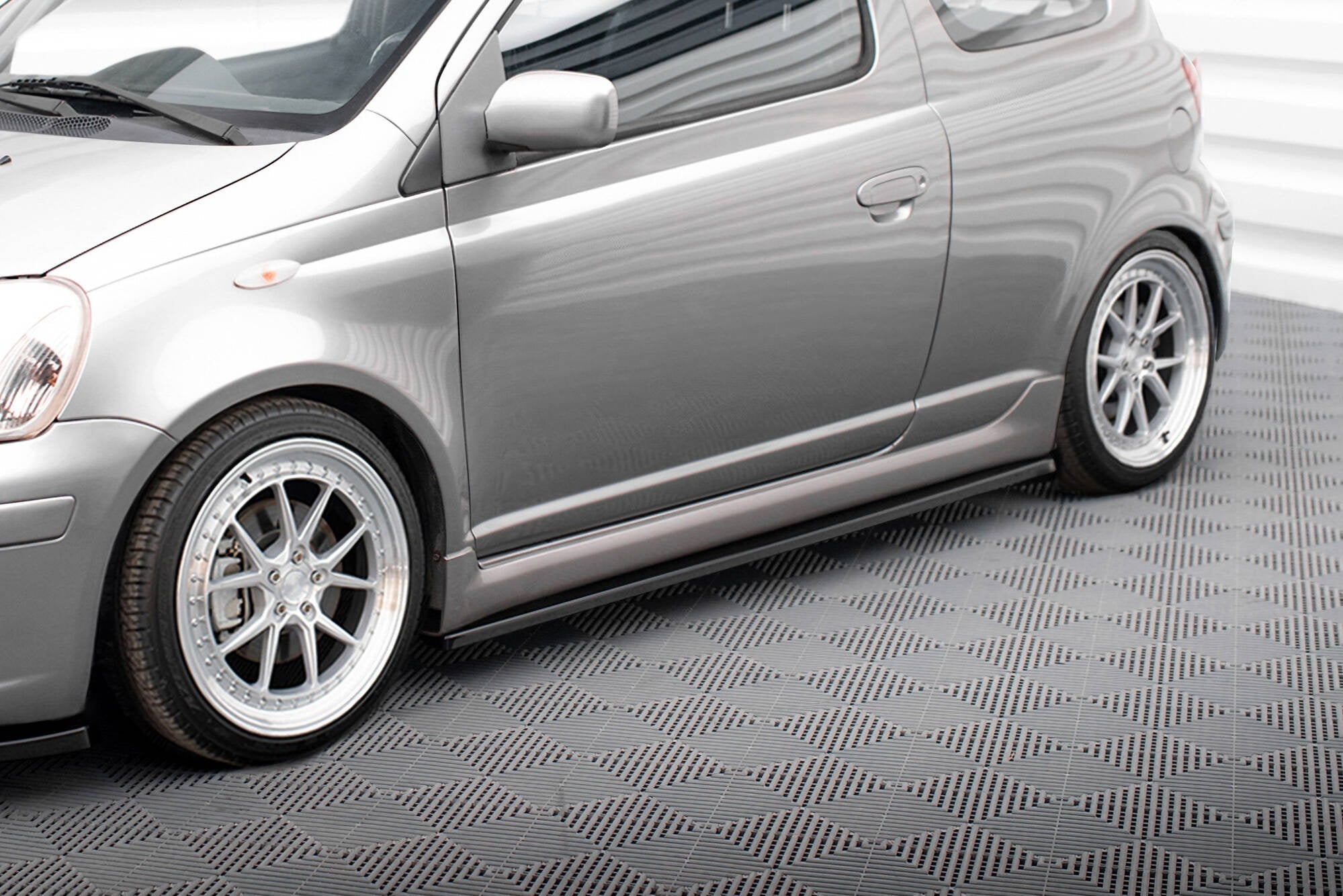 Taloneras Toyota Yaris T-Sport Mk1 Facelift
