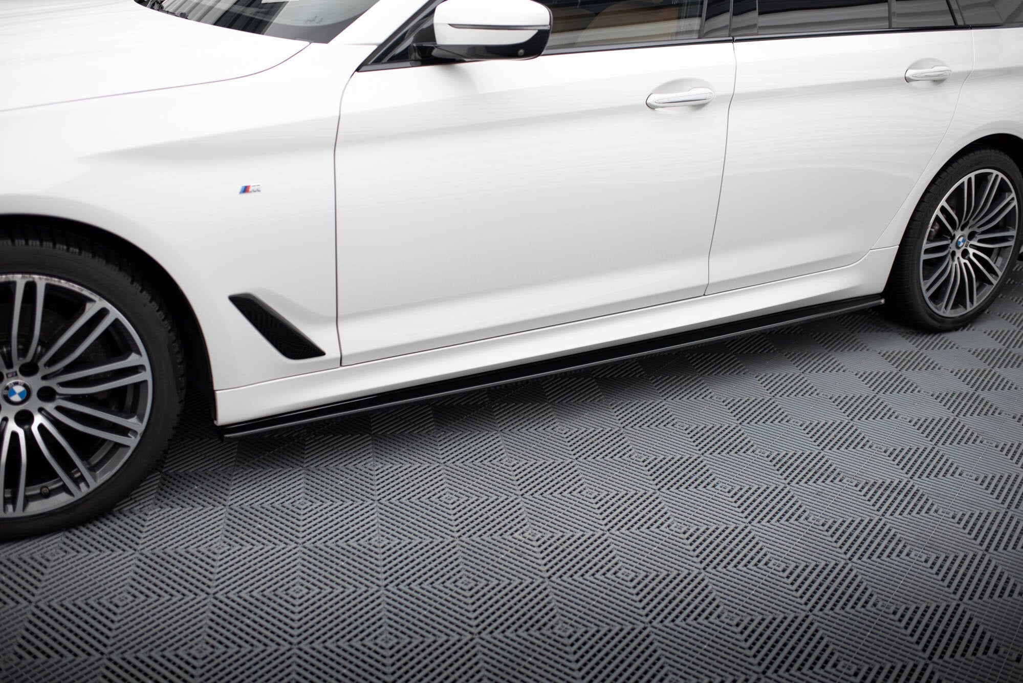 Taloneras V.1 BMW Serie 5 M-Pack / M550d / M550i G30 / G31