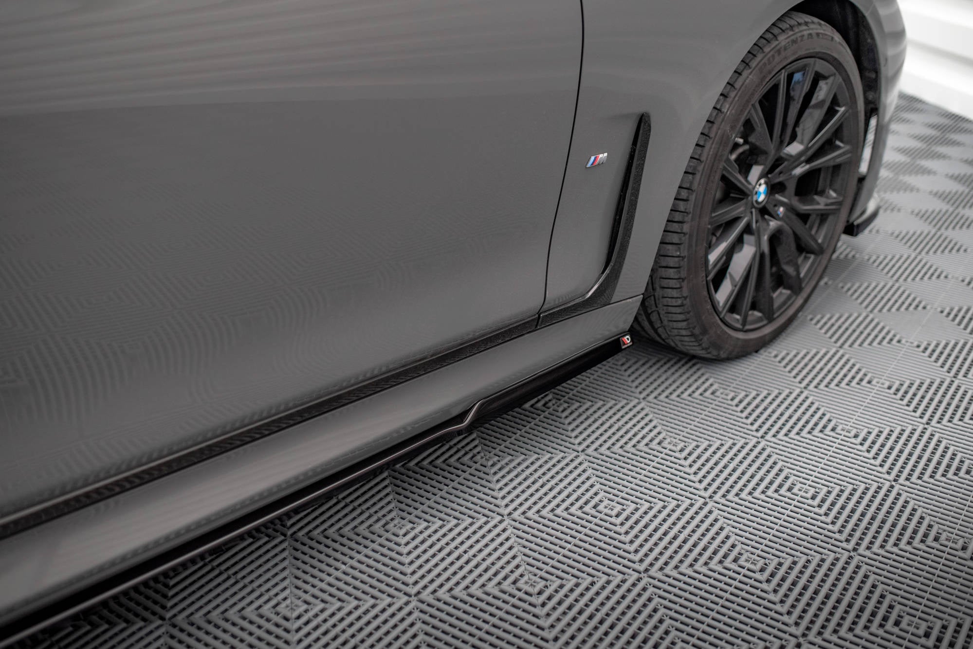 Taloneras V.1 BMW Serie 7 M-Pack G11
