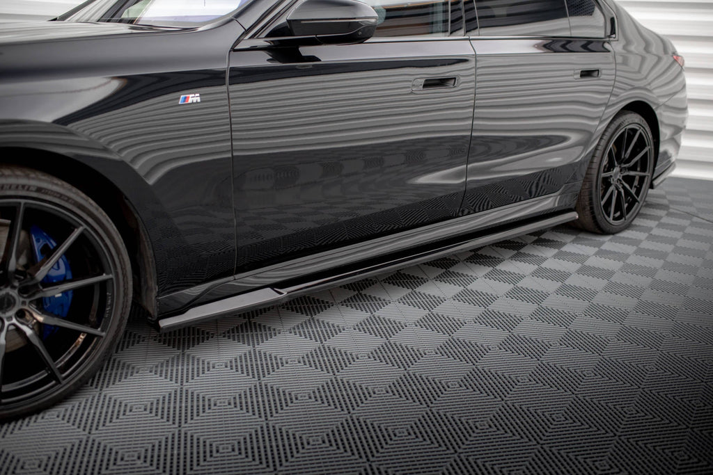 Side skirts V.1 BMW 740d xDrive M-pack / 740i xDrive M-Pack G70