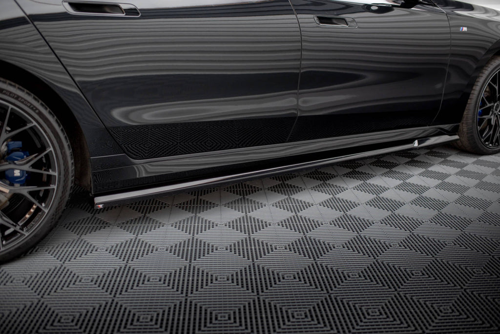 Side skirts V.1 BMW 740d xDrive M-pack / 740i xDrive M-Pack G70