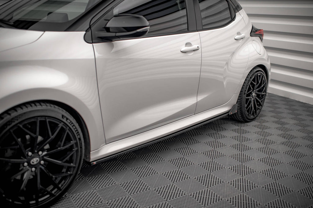 Rear Spats V.1 + Flaps Toyota Yaris Mk4