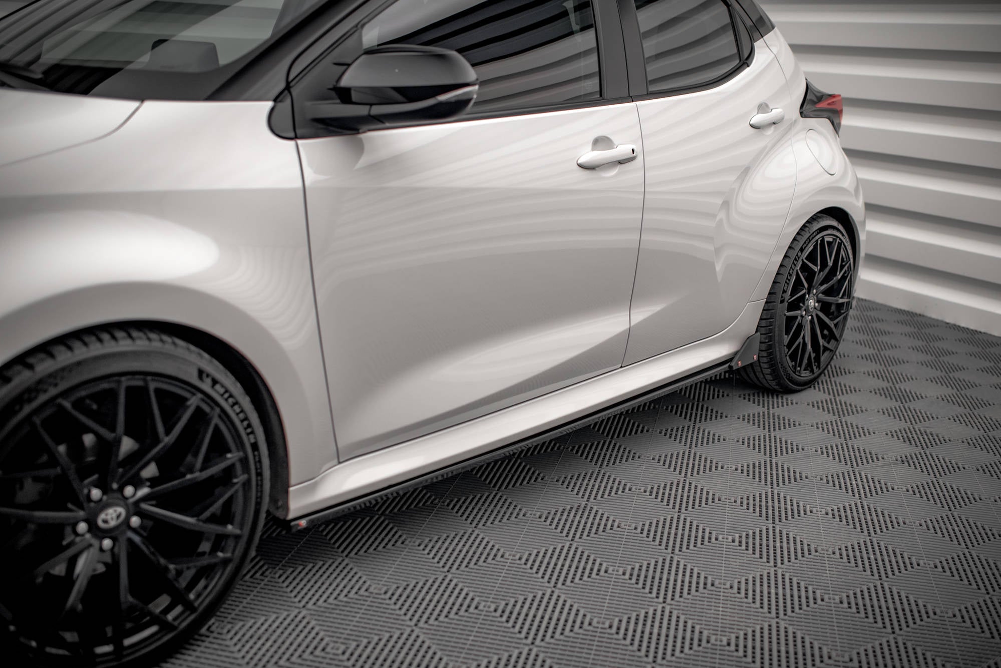 Taloneras V.1 + Flaps Toyota Yaris Mk4