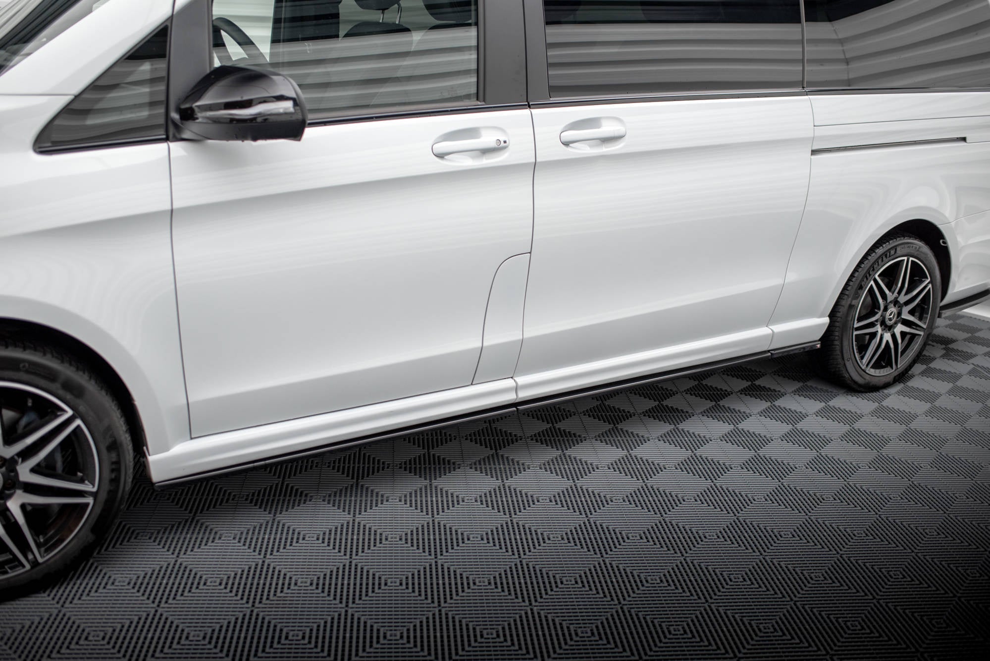 Taloneras V.1 Mercedes-Benz Clase V Extra Largas AMG-Line W447