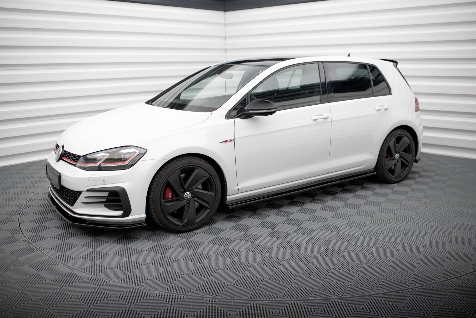 Taloneras V.1 Volkswagen Golf GTI / GTD Mk7 / Mk7 Facelift (szerokie)