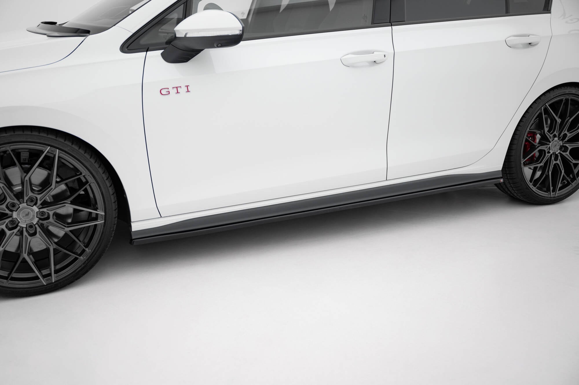 Taloneras V.1 Volkswagen Golf GTI / GTE / GTI Clubsport / GTD / R-Line Mk8