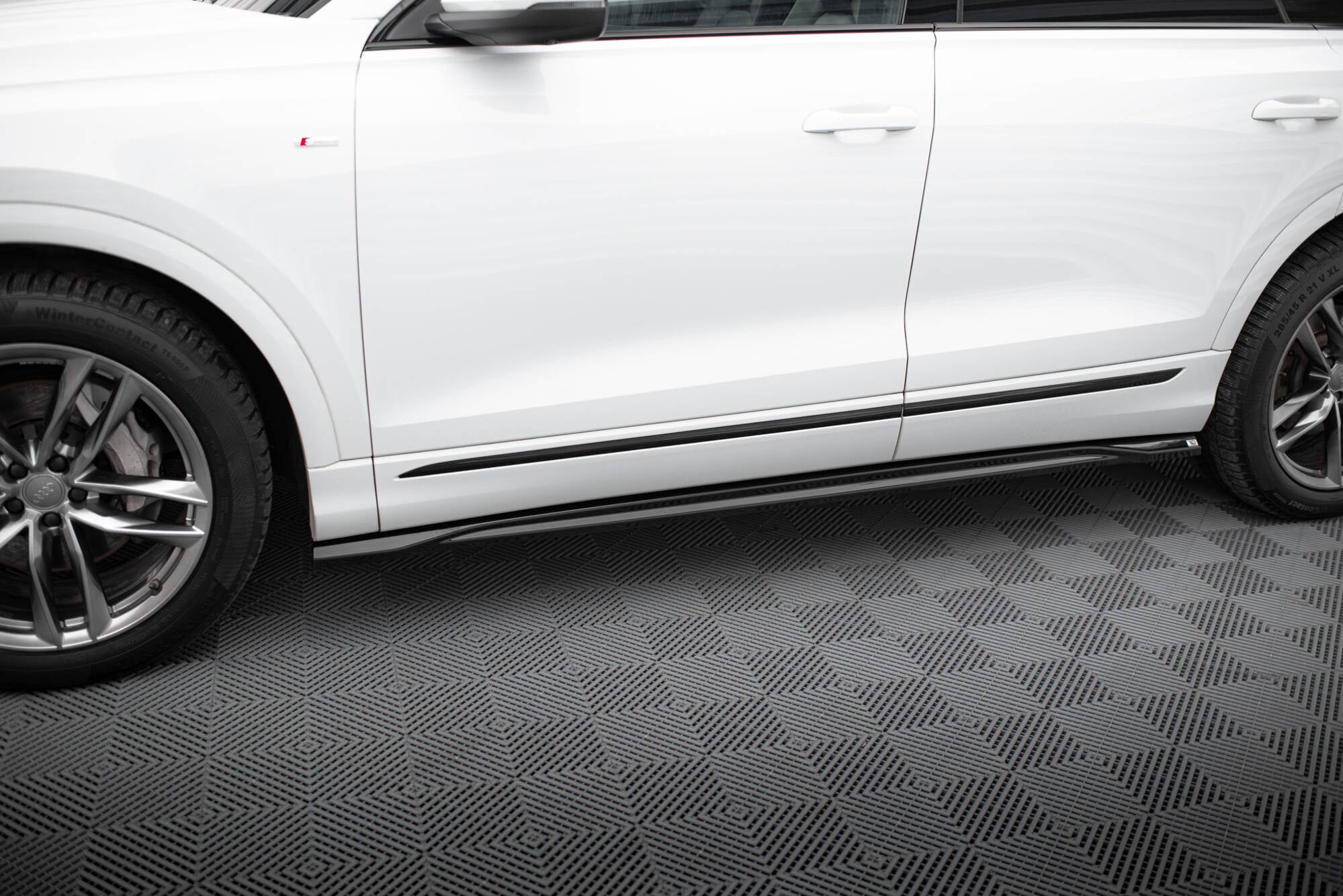 Taloneras V.2 Audi Q8 / Q8 S-line / SQ8 Mk1 / Mk1 Facelift