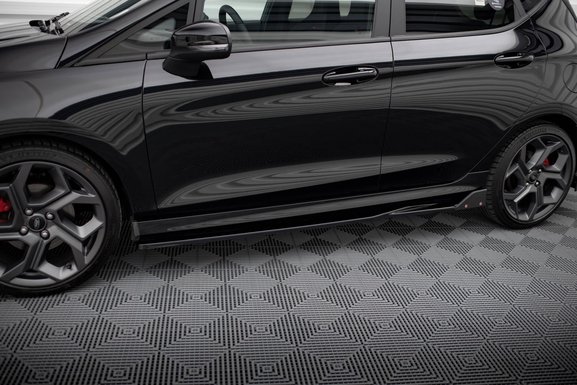 Taloneras V.2 + Flaps Ford Fiesta ST / ST-Line Mk8 Facelift