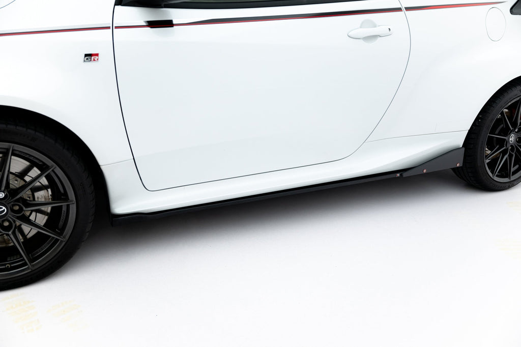 Side Skirts V.2 + Flaps Toyota GR Yaris Mk4