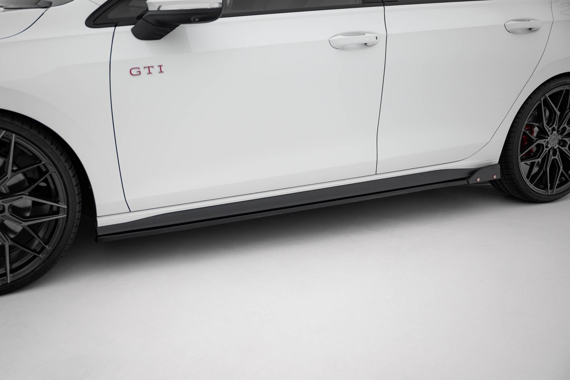 Taloneras V.2 + Flaps Volkswagen Golf GTI / GTE / GTI Clubsport / GTD / R-Line Mk8