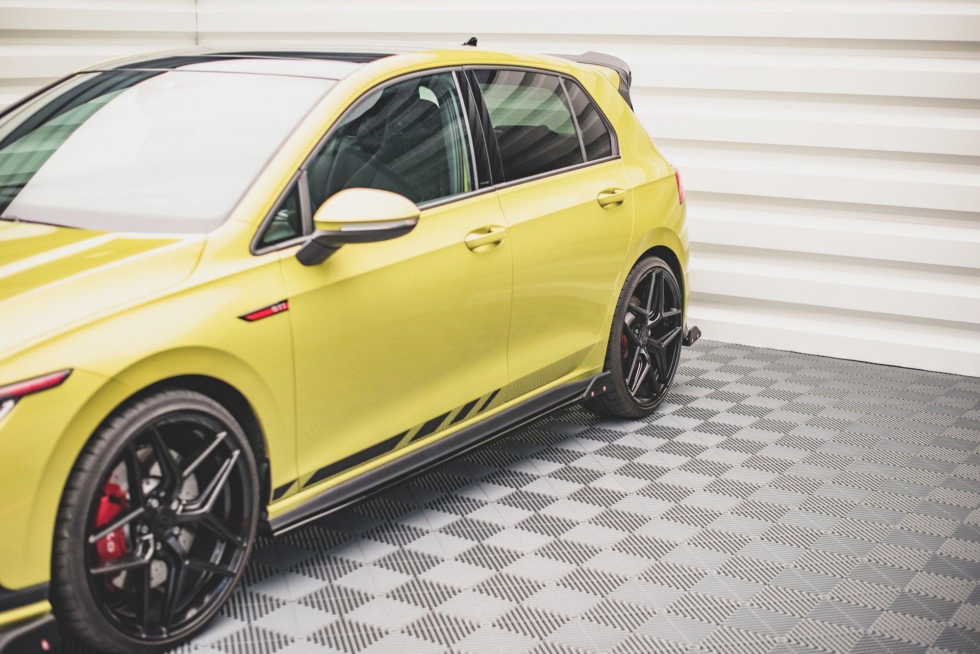 Taloneras V.2 + Flaps Volkswagen Golf GTI / GTE / GTI Clubsport / GTD / R-Line Mk8