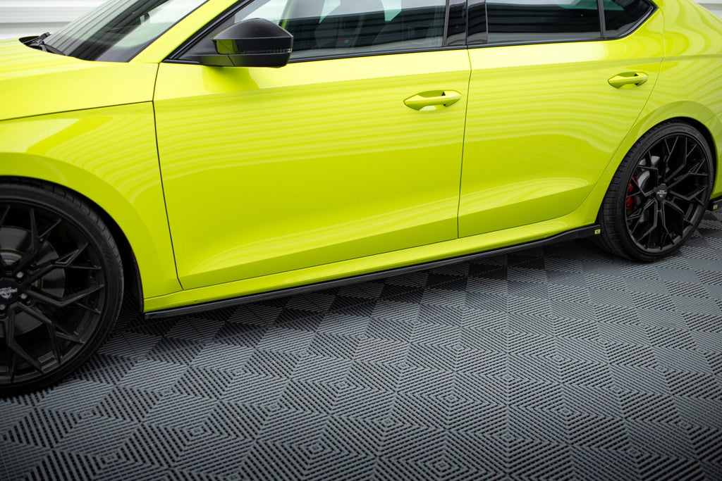 Side Skirts V.2 Skoda Octavia RS Liftback / Estate Mk4