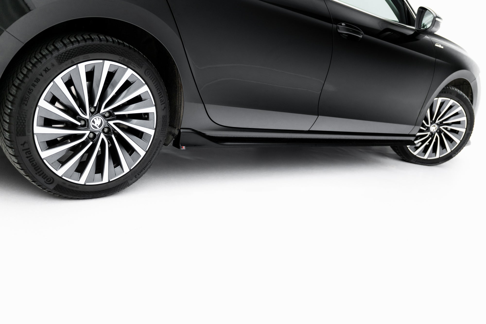 Taloneras V.2 Skoda Superb Mk4