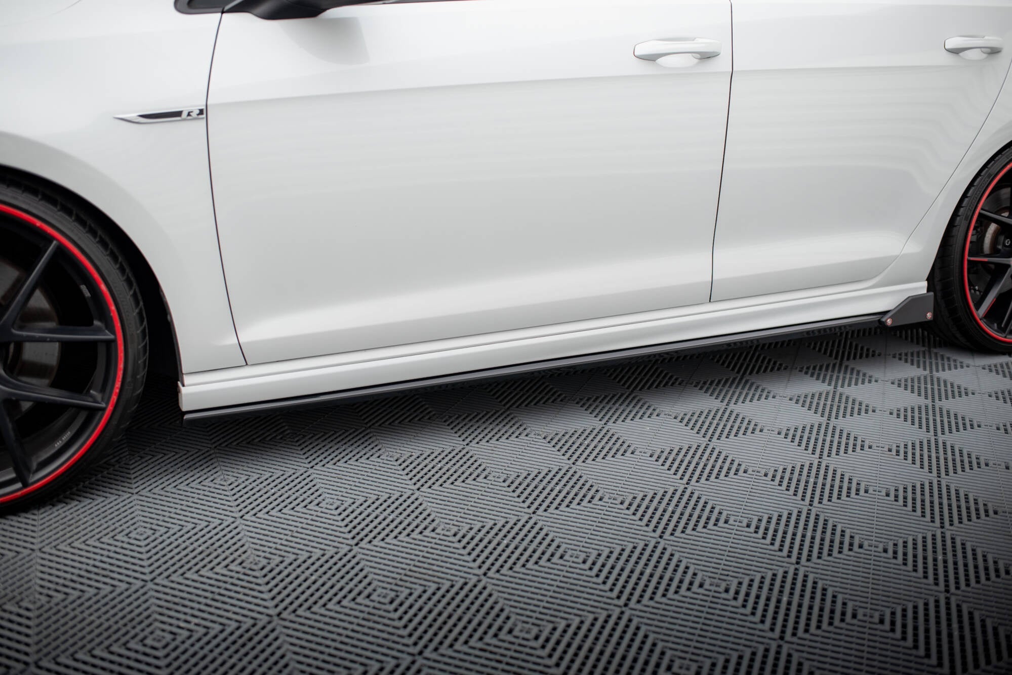 Taloneras V.3+ Flaps Volkswagen Golf R / R-Line Mk7