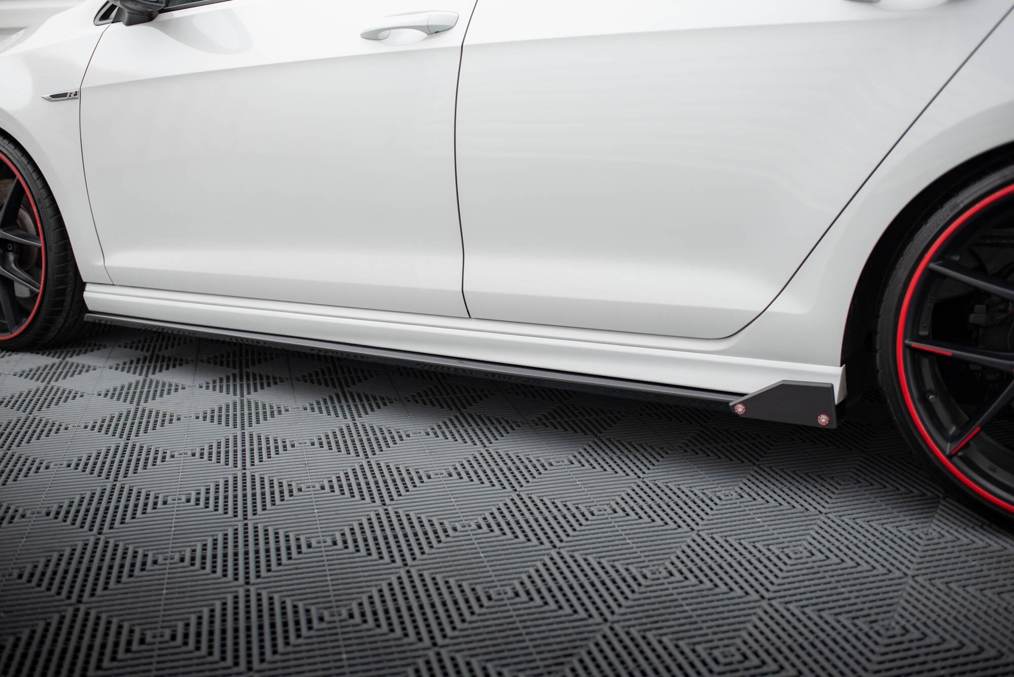 Taloneras V.3+ Flaps Volkswagen Golf R / R-Line Mk7