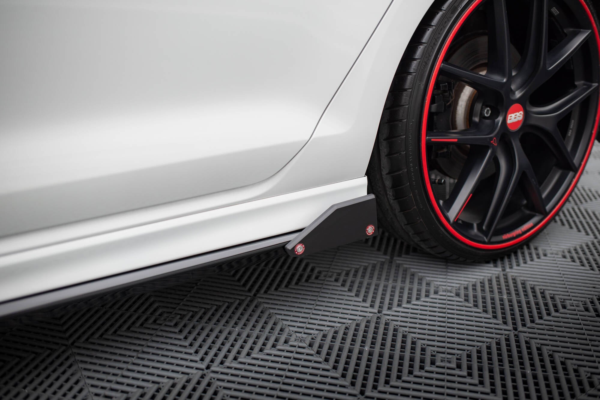 Taloneras V.3+ Flaps Volkswagen Golf R / R-Line Mk7