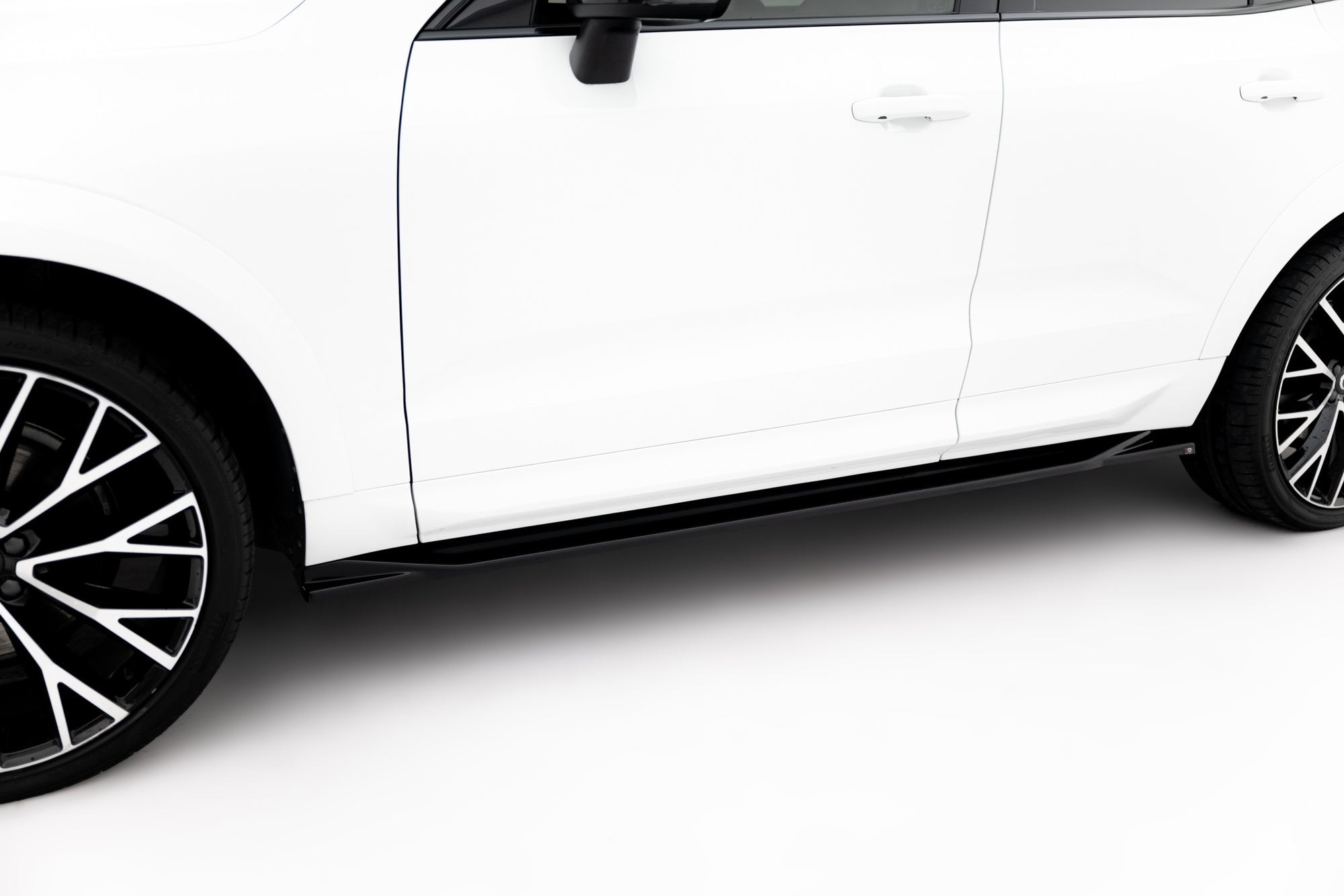 Taloneras Volvo XC60 Mk2 R-Design