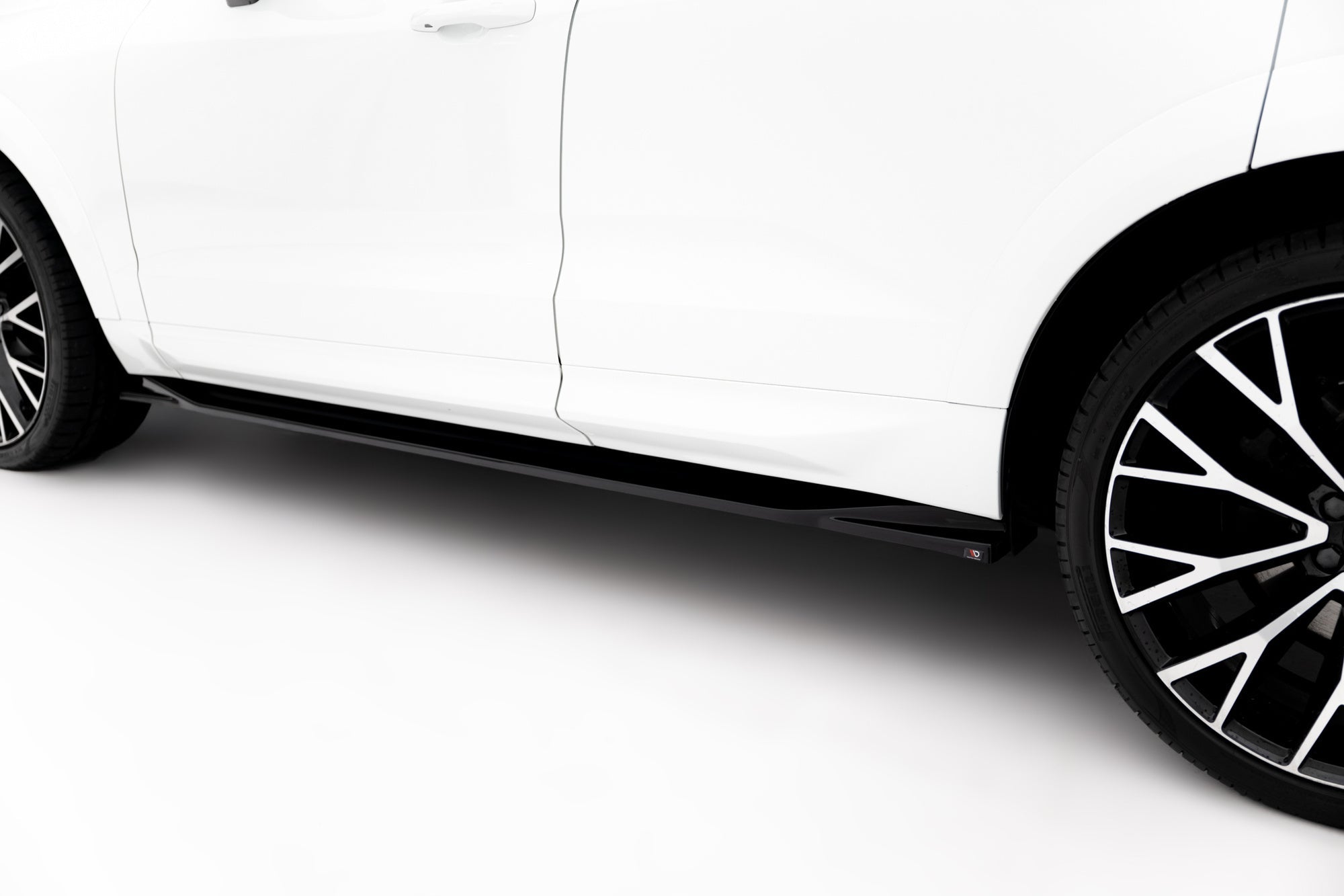 Taloneras Volvo XC60 Mk2 R-Design