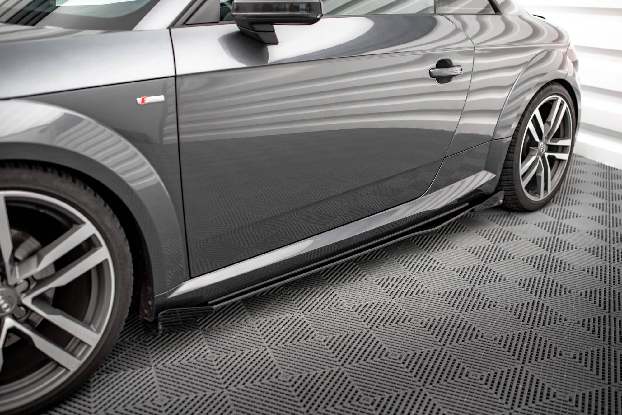 Taloneras Street Pro + Flaps Audi TT S / S-Line 8S