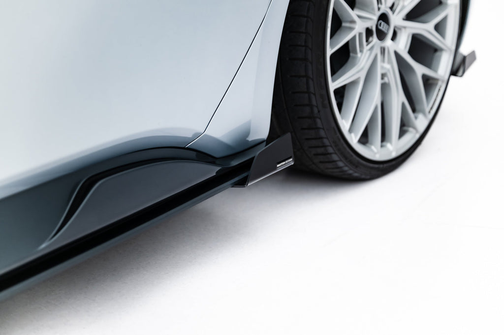 Taloneras Street Pro + Flaps Cupra Born Mk1