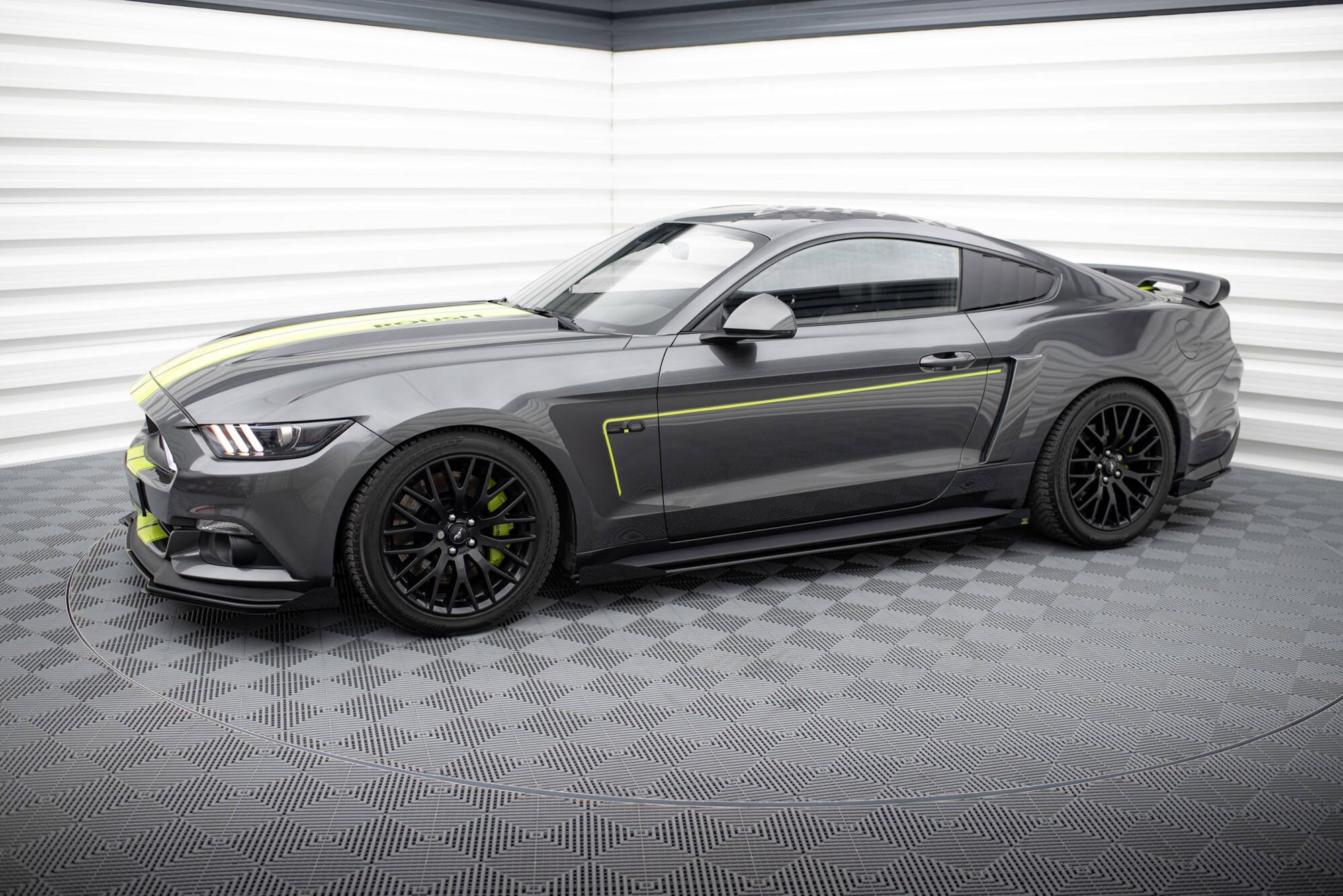 Taloneras Street Pro + Flaps Ford Mustang GT Mk6