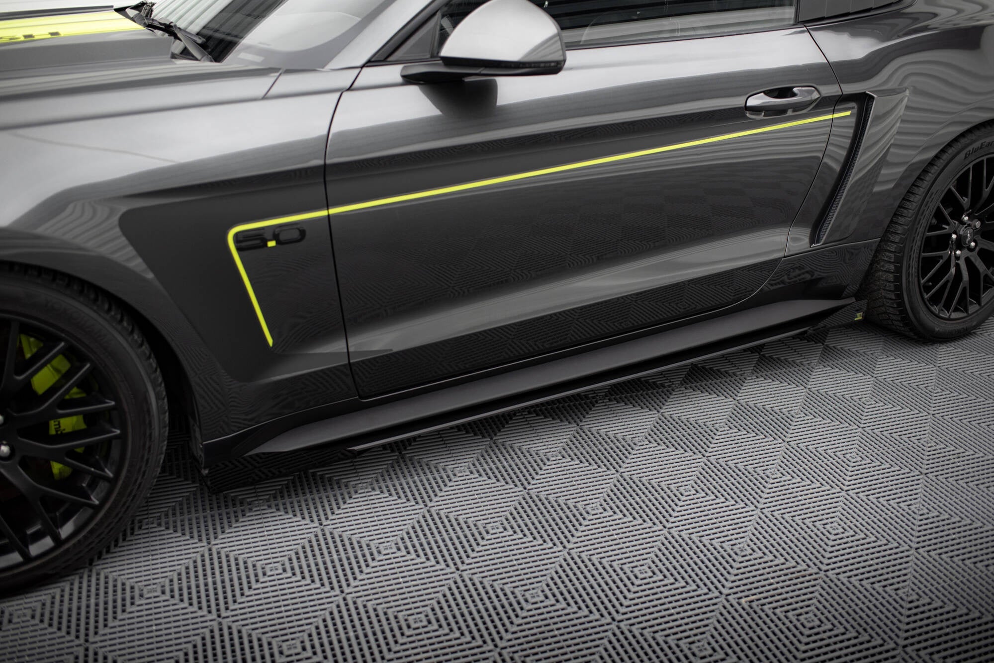 Taloneras Street Pro + Flaps Ford Mustang GT Mk6