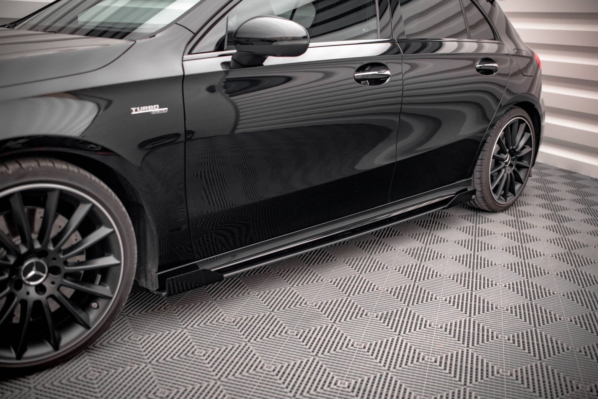 Taloneras Street Pro + Flaps Mercedes A35 AMG / AMG-Line Aero Pack W177