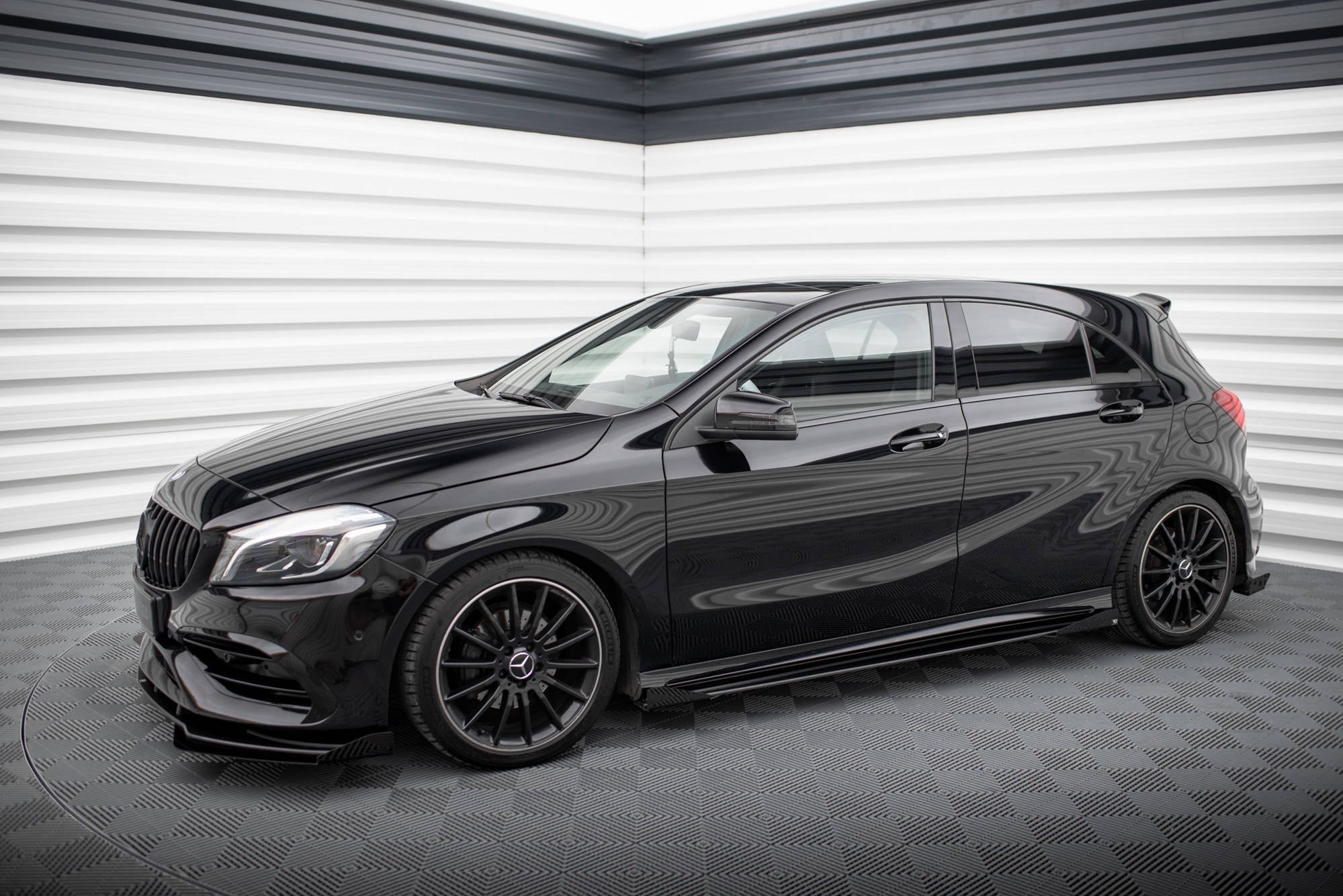 Taloneras Street Pro + Flaps Mercedes-Benz Clase A AMG-Line W176 Facelift