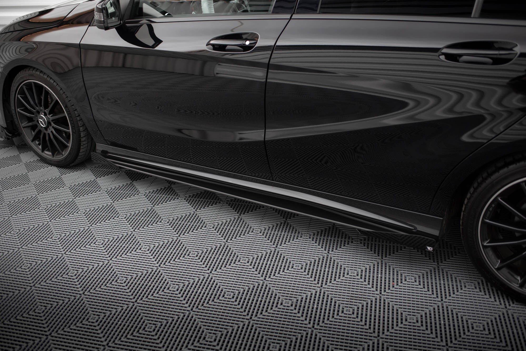 Taloneras Street Pro + Flaps Mercedes-Benz Clase A AMG-Line W176 Facelift